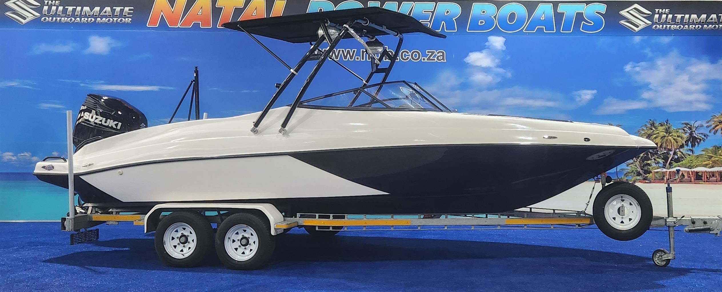 CLASSIC 230 ON TRAILER 300 HP SUZUKI 4 STROKE 2024 MODEL 19 HOUR