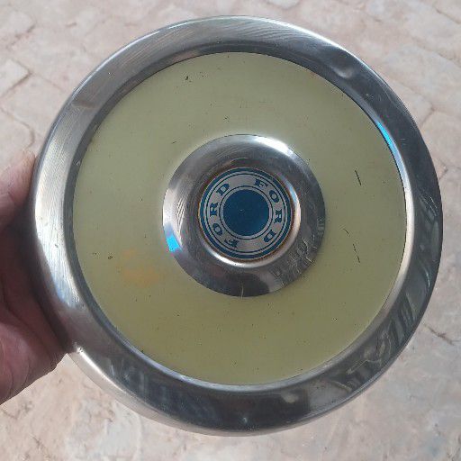 Escort colour hub caps - Private Seller Escort colour hub caps - Private Seller