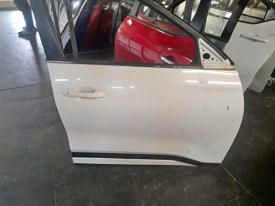 KIA SELTOS RIGHT FRONT DOOR AVAILABLE - Private Seller KIA SELTOS RIGHT FRONT DOOR AVAILABLE - Private Seller