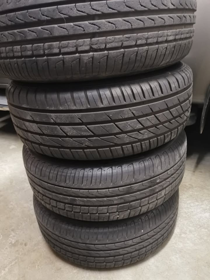 16 inch BWM original mags with 205/65/16 Pirelli RunFlat tyres x3 n 1 Velocity tyre set - Private Seller