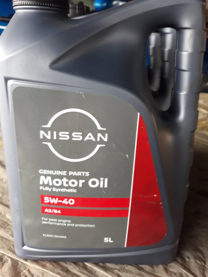 Nissan 5W-40 Engine Oil For Sale - Private Seller