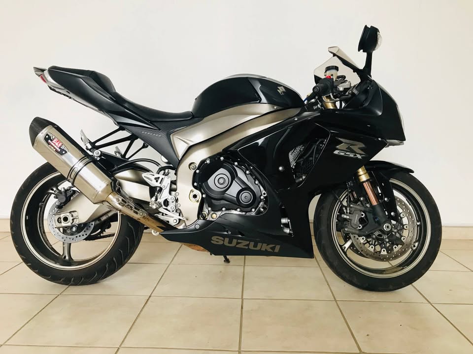 SUZUKI GSXR 1000 L0 - Private Seller