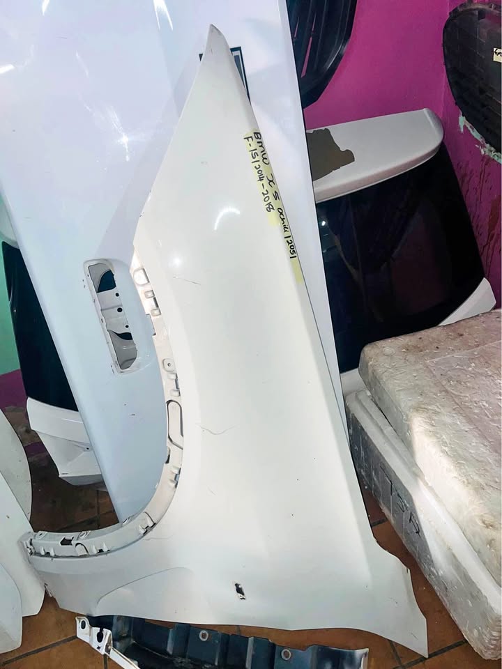 BMW X5 F15 fender 2014/18 - Private Seller BMW X5 F15 fender 2014/18 - Private Seller