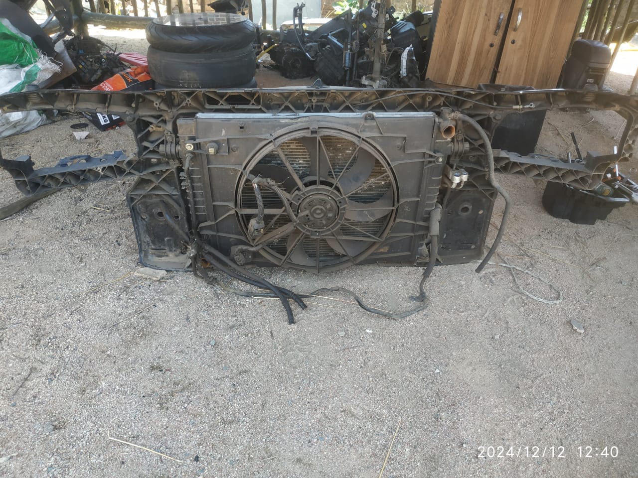 2008 Hyundai Tucson Cradle, stiffner, Radiator, Fan, Aircorn Condenser, bonnet l - Private Seller