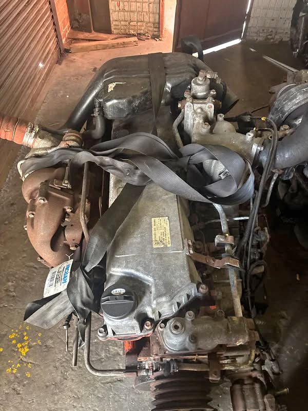 ISUZU 6HK1 ENGINE IN STOCK AT ROJAN ENGINES AND GEARBOXES - Private Seller