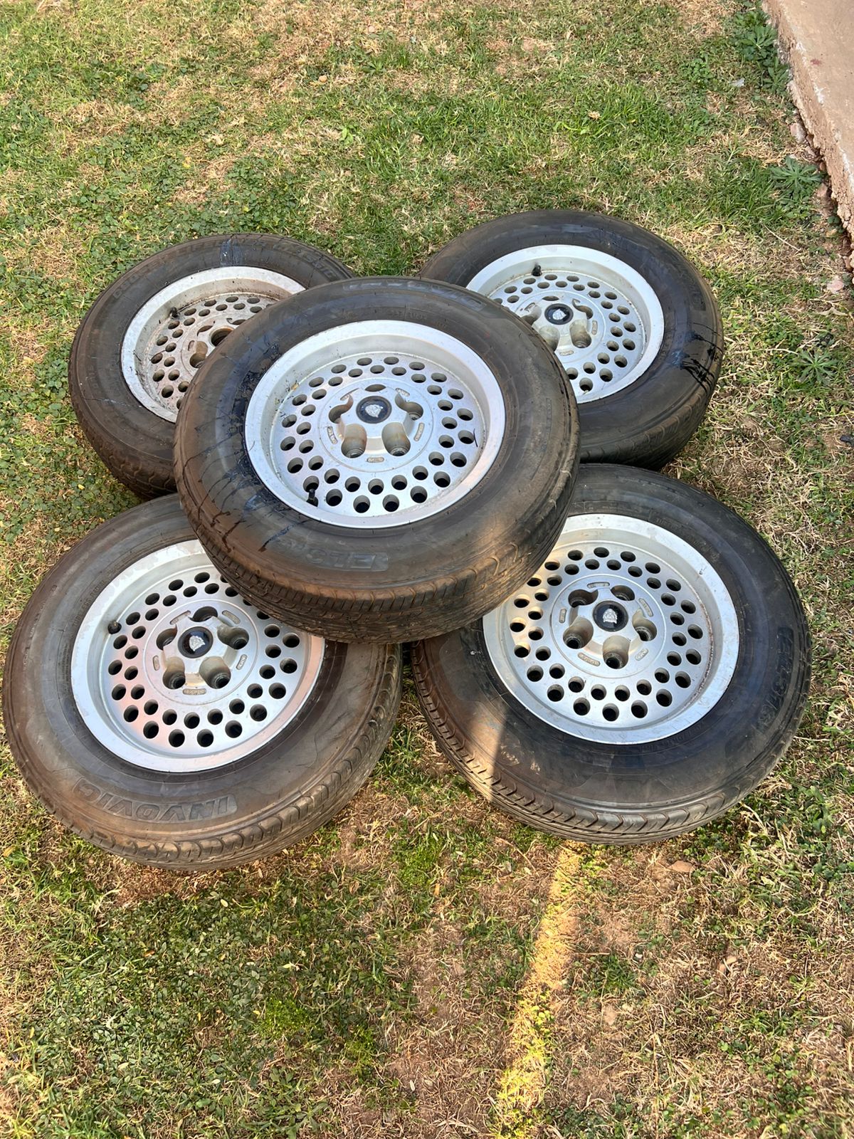 Jaguar XJ6, 5 rims and brand new tyres 205/70R 15inch - Private Seller Jaguar XJ6, 5 rims and brand new tyres 205/70R 15inch - Private Seller