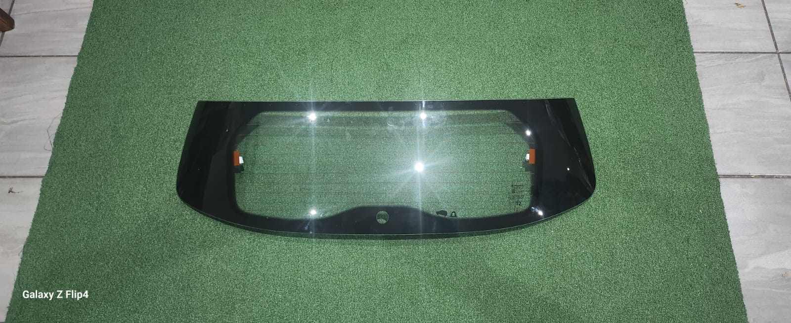 RENAULT TRIBER BACK GLASS - Private Seller