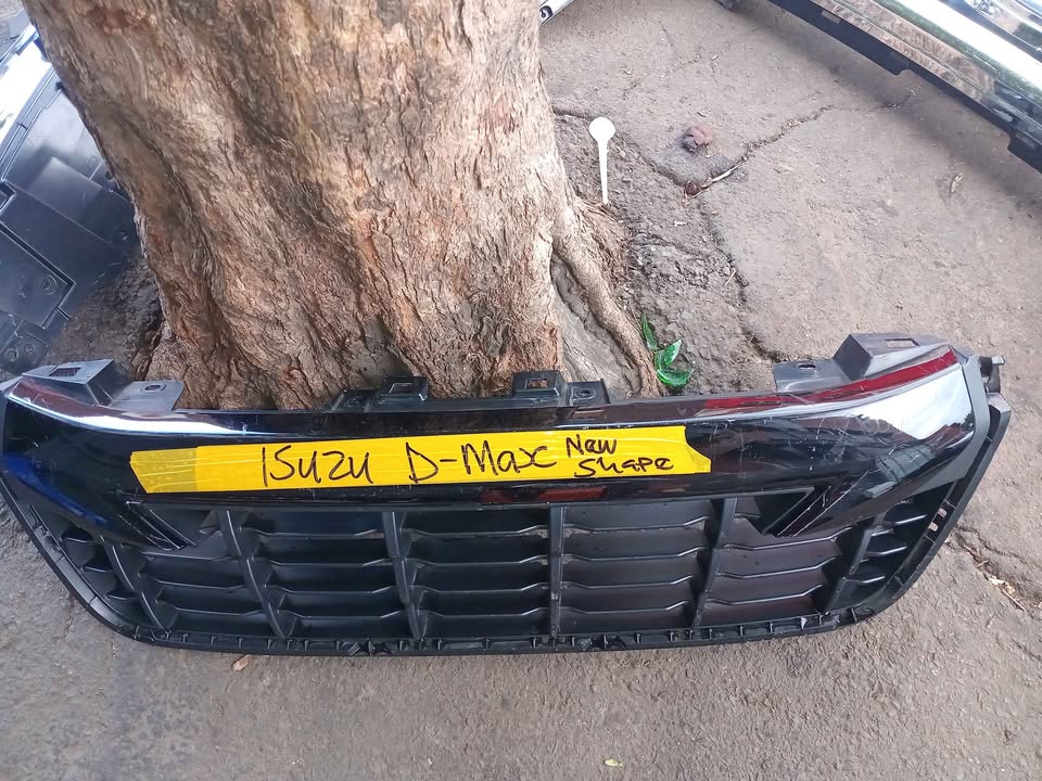 Isuzu D-Max new shape up grill - Private Seller Isuzu D-Max new shape up grill - Private Seller