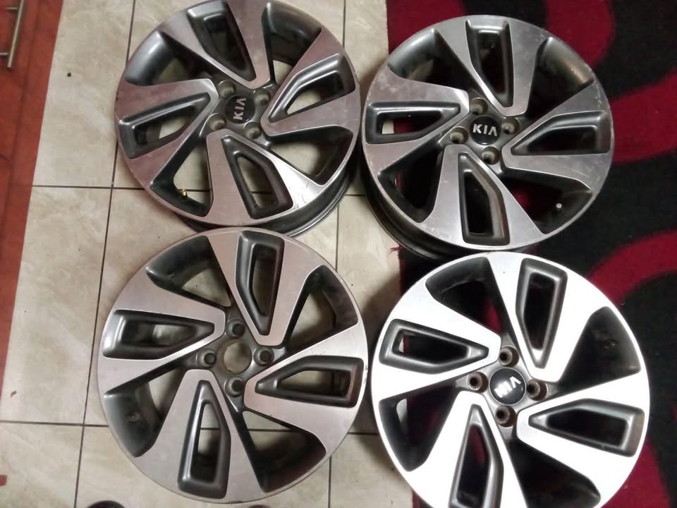 17 inch original kiA Rio rims - Private Seller