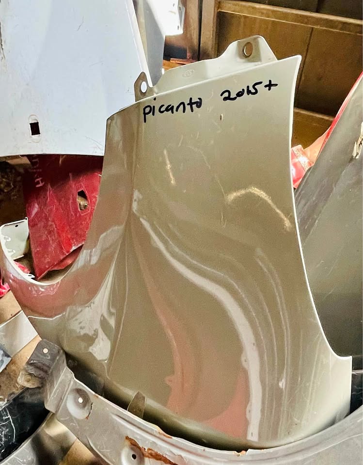 Kia Picanto fender - Private Seller Kia Picanto fender - Private Seller