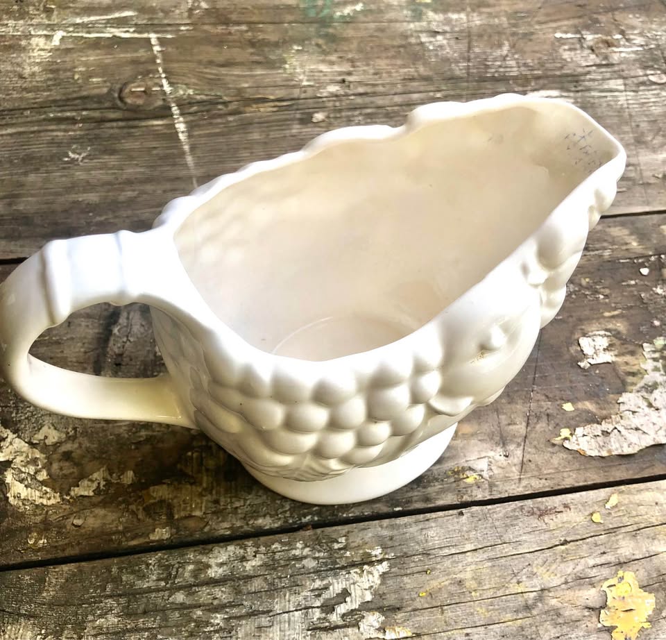 White SIG Gravy boat - Solid White with Fruit Design - see pics attached