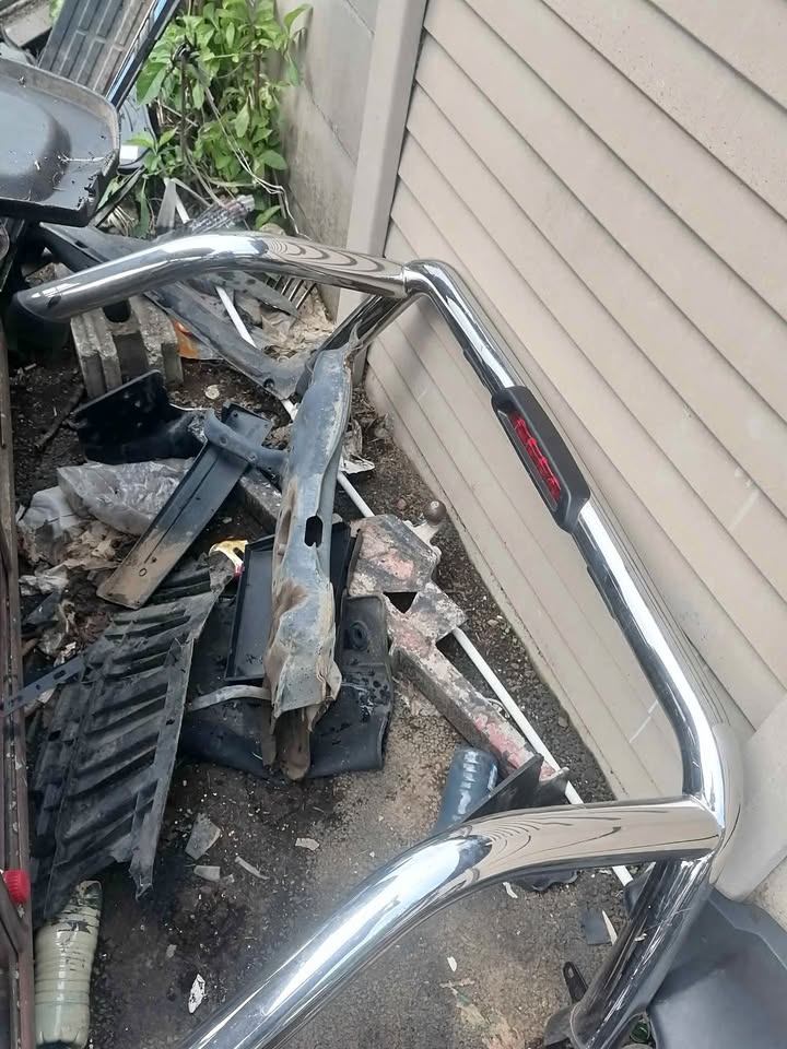 Toyota Hilux Roll Bar - Private Seller Toyota Hilux Roll Bar - Private Seller