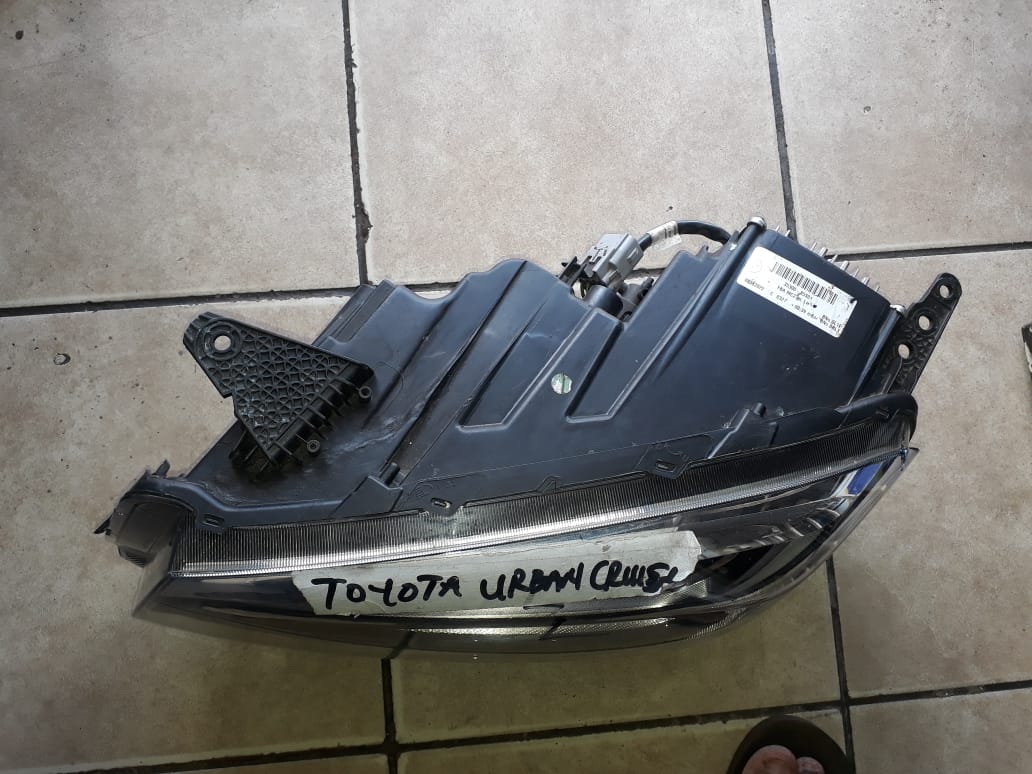 2020 TOYOTA URBAN CRUISER. LEFT SIDE HeadLight - Private Seller 2020 TOYOTA URBAN CRUISER. LEFT SIDE HeadLight - Private Seller