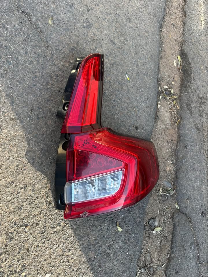Suzuki Ertiga Toyota Rumion right taillight - Private Seller Suzuki Ertiga Toyota Rumion right taillight - Private Seller