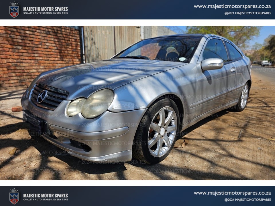 Stripping 2003 Mercedes Benz C230 Kompressor W203 for Spares - Private Seller