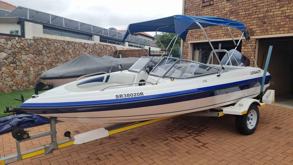 Yamaha Legacy 170 with powerful 130hp engine and L-Seats, is one of THE most fun Boats on the water! Yamaha Legacy 170 with powerful 130hp engine and L-Seats, is one of THE most fun Boats on the water!