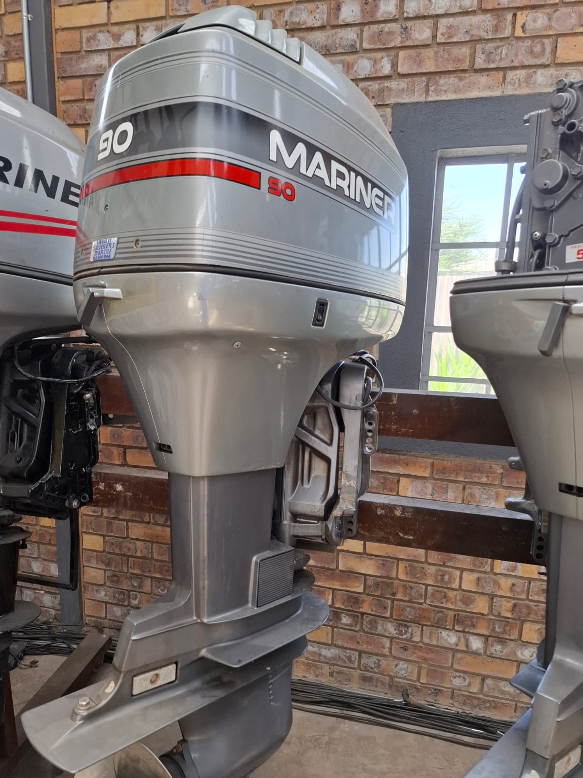 2x 90HP MARINER TRIM AND TILT OUTBOARD MOTORS 2x 90HP MARINER TRIM AND TILT OUTBOARD MOTORS