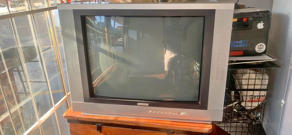 Logic 74 cm tv R500 280 Steve Biko road Gezina Pretoria Logic 74 cm tv R500 280 Steve Biko road Gezina Pretoria