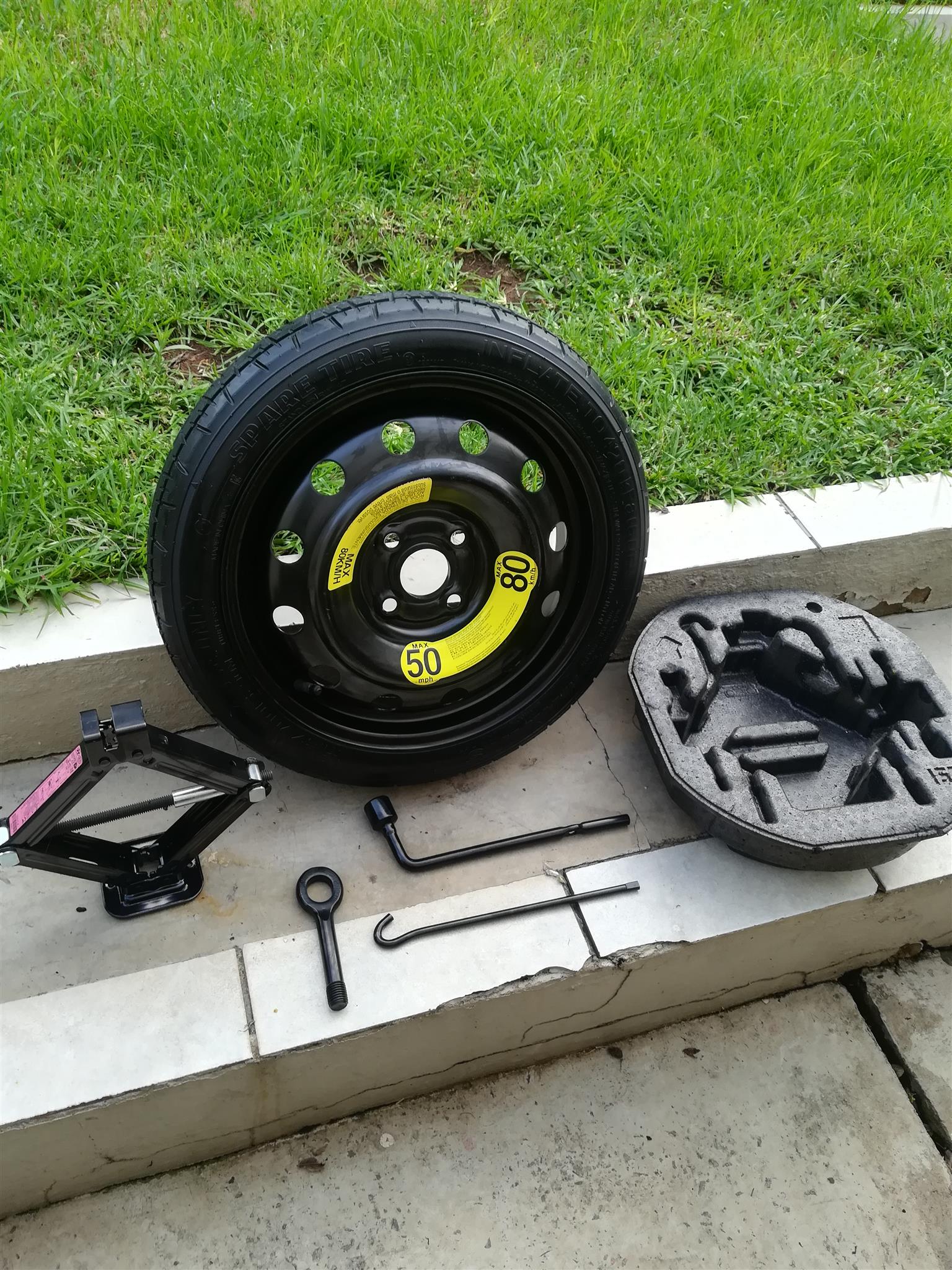 Produkte mit kostenloser Lieferung Versand sie global Eine kluge Wahl SPACE SAVER WHEEL & TYRE