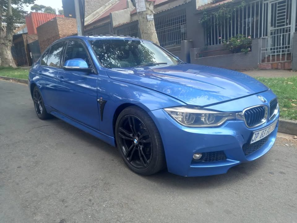 2019 BMW 318i F30 MSPORT Petrol, AUTOMATIC, BLUE, SUNROOF, 100000kms, 200K Spare key.