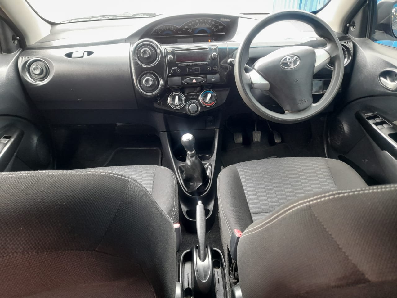 2017 TOYOTA ETIOS CROSS1.4 MANUAL PETROL