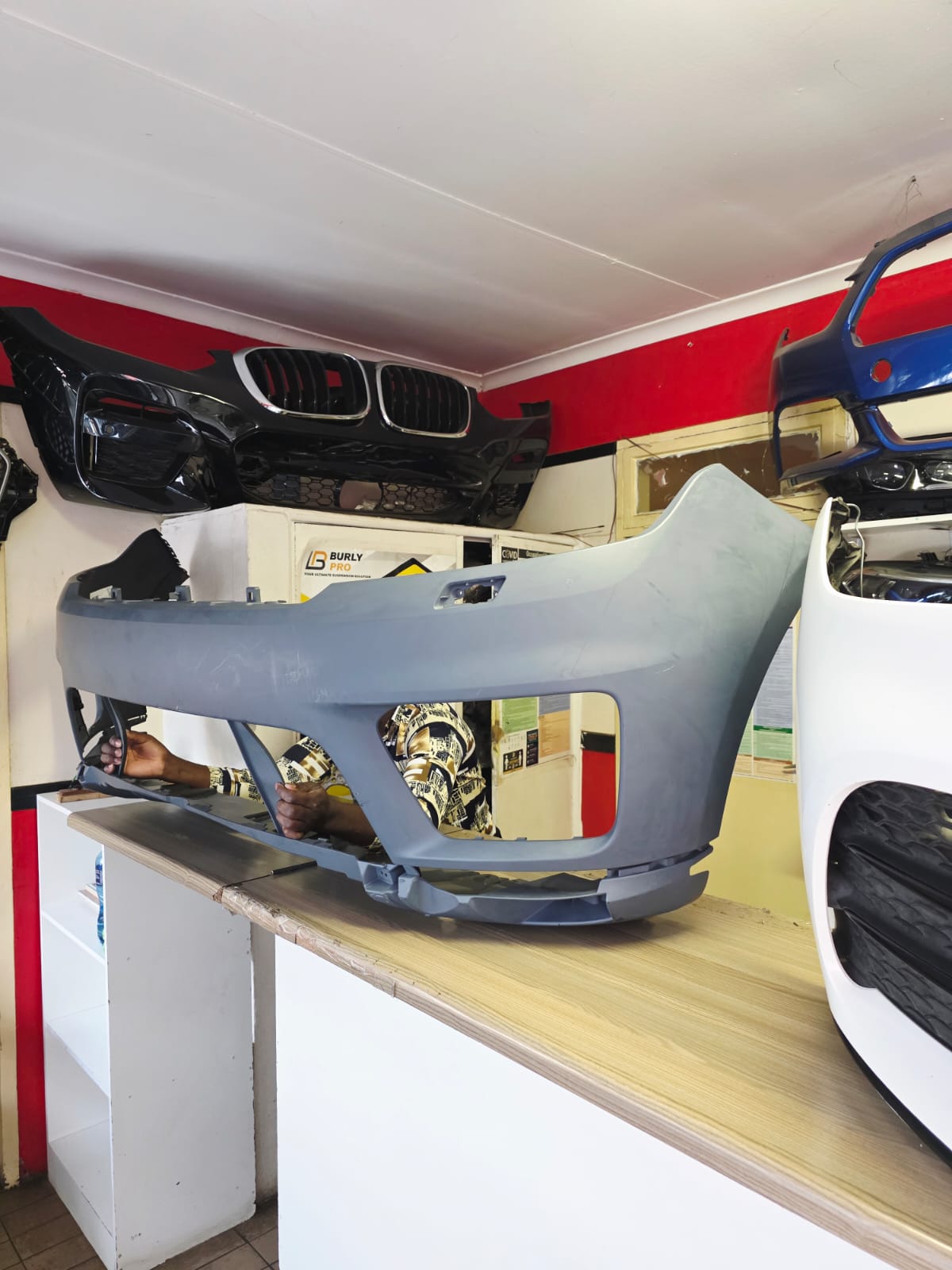 2020 RANGE ROVER SPORT BRAND NEW OEM FRONT BUMPER FOR SALE IN PRESTINE CONDITIO - Private Seller