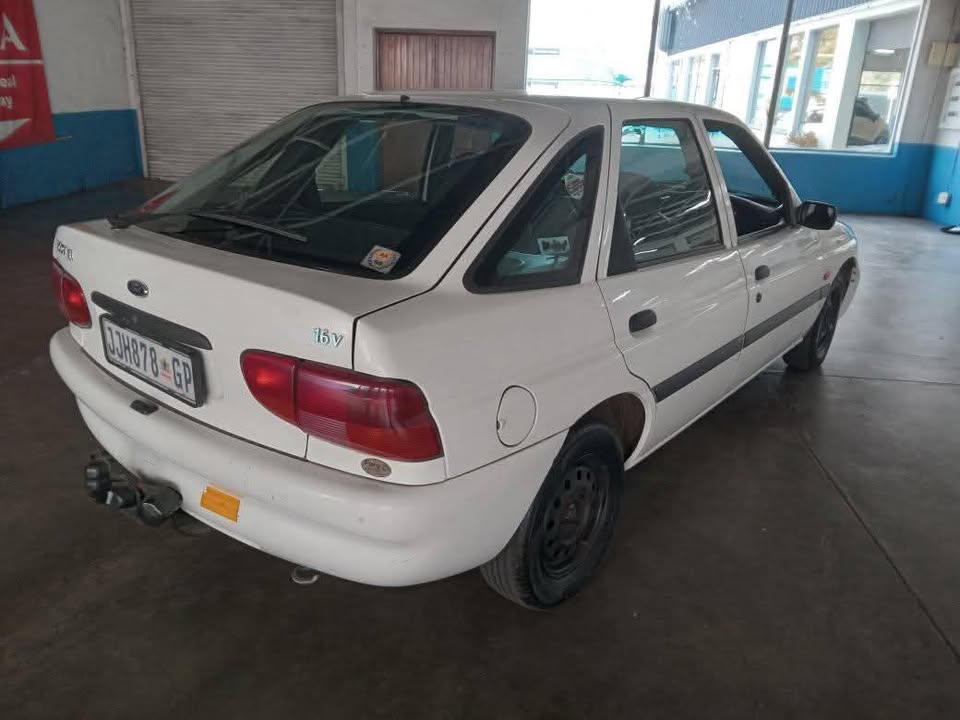 1996 Ford Escort GL 16V  Ford GL