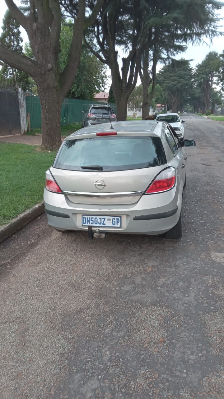 Opel astra 1.6. It is a 2009