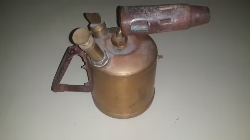 2 Vintage Brass blow lamps torch looks very nice as decoration or possibly still