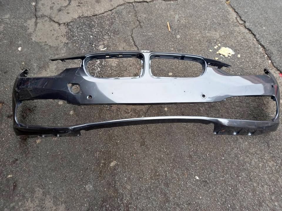 BMW F30 F31 FRONT SHELL BUMPER - Private Seller BMW F30 F31 FRONT SHELL BUMPER - Private Seller