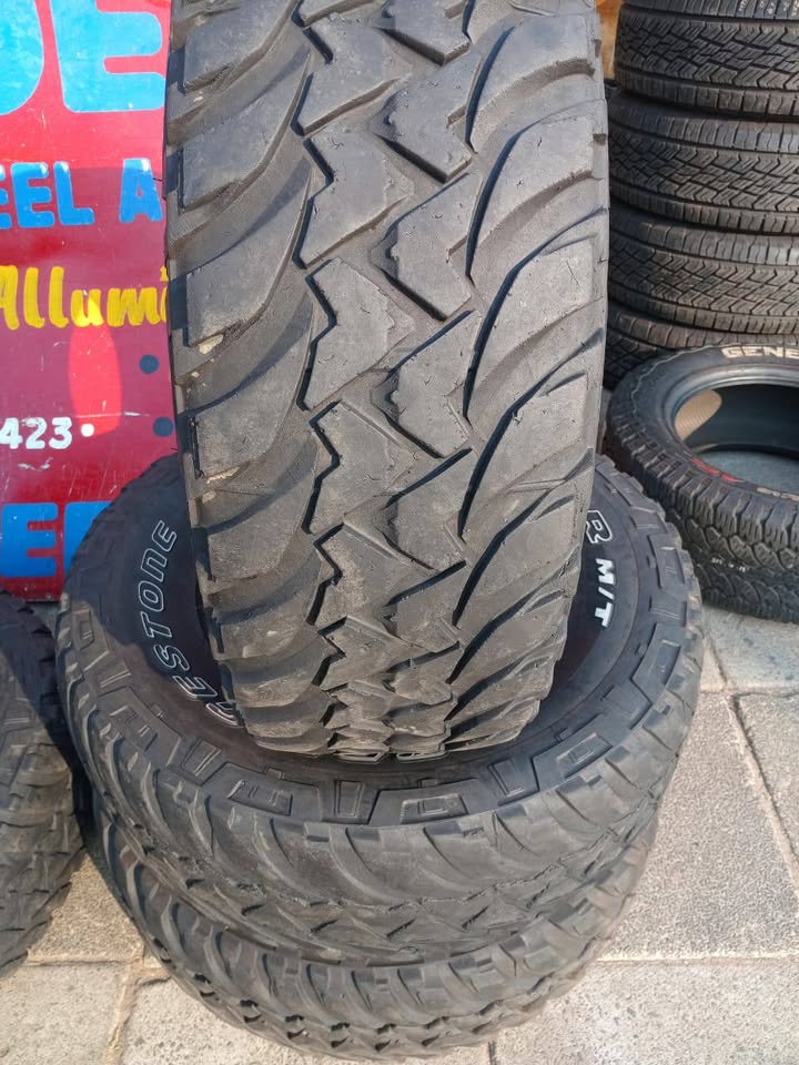 5 X 265/75/16 Bridgestone M/T 4X4 SUVs tyres for sell - Private Seller