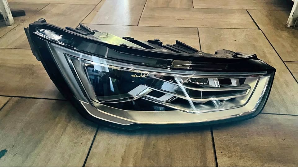 Audi A1 LED HEADLIGHT 2017 - Private Seller Audi A1 LED HEADLIGHT 2017 - Private Seller