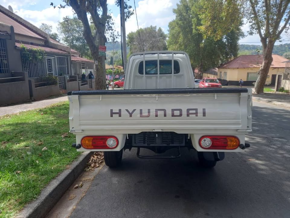 Hyundai H100 2.6 DIESEL, White