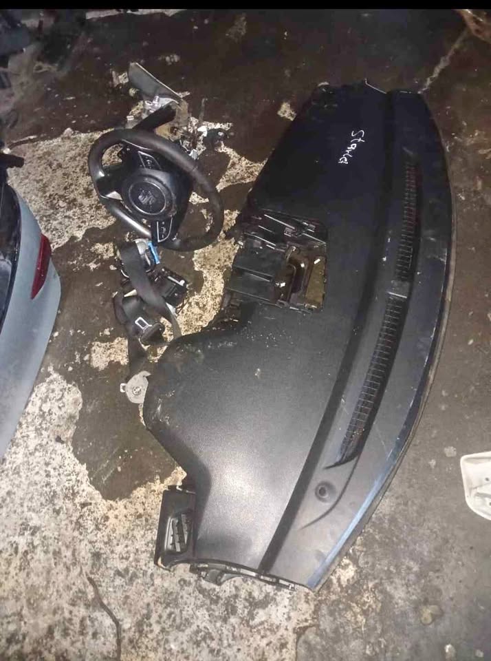 Toyota Starlet complete airbags sets new shape - Private Seller Toyota Starlet complete airbags sets new shape - Private Seller