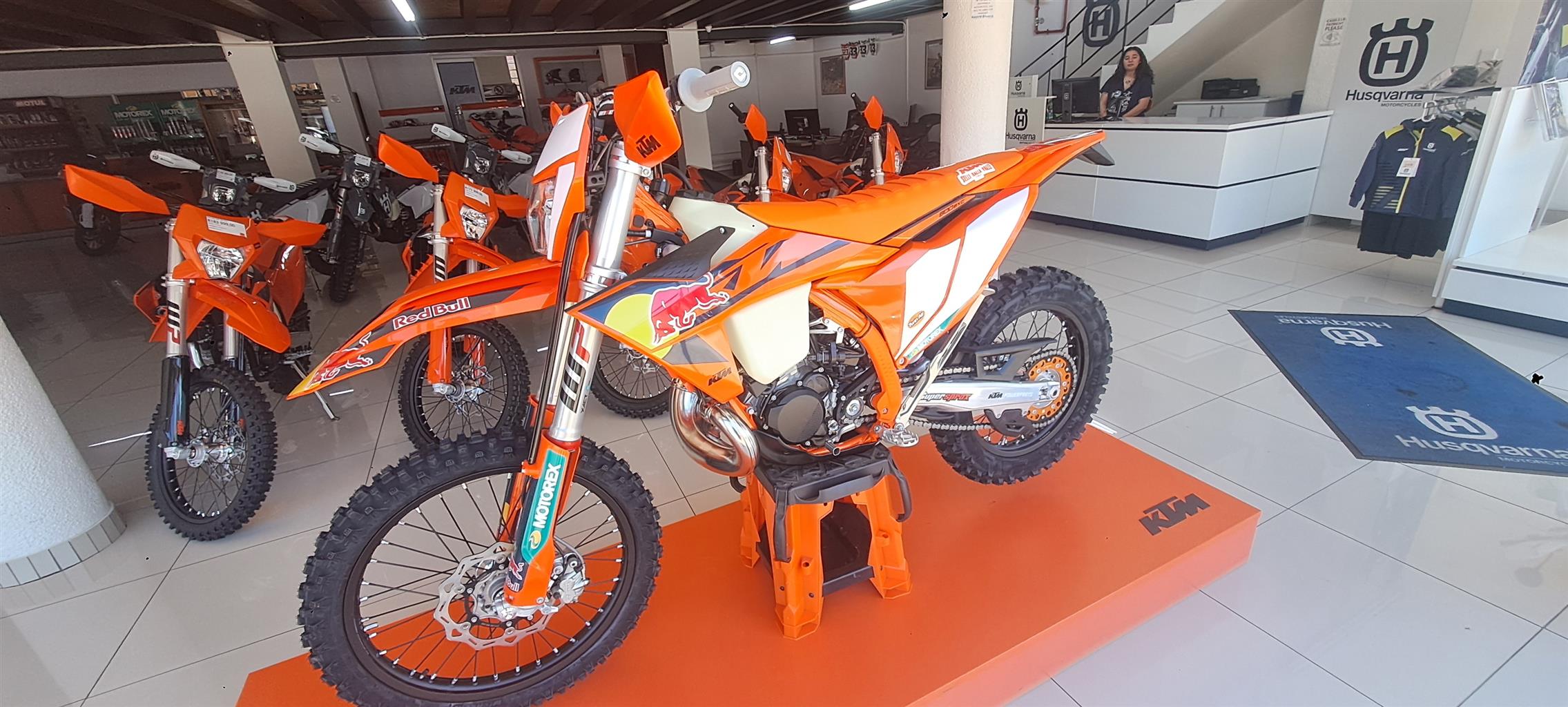 Used 2025 KTM 300 EXC Six Days - Private Seller Used 2025 KTM 300 EXC Six Days - Private Seller