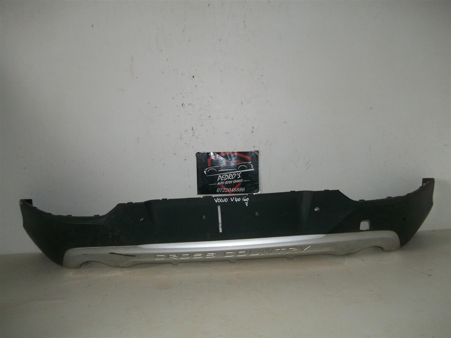 Volvo V40 Cross Country '12+ rear bumper cover - Private Seller Volvo V40 Cross Country '12+ rear bumper cover - Private Seller