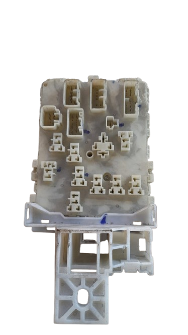 SUZUKI SWIFT FUSE BOX (2005-2015) - Private Seller