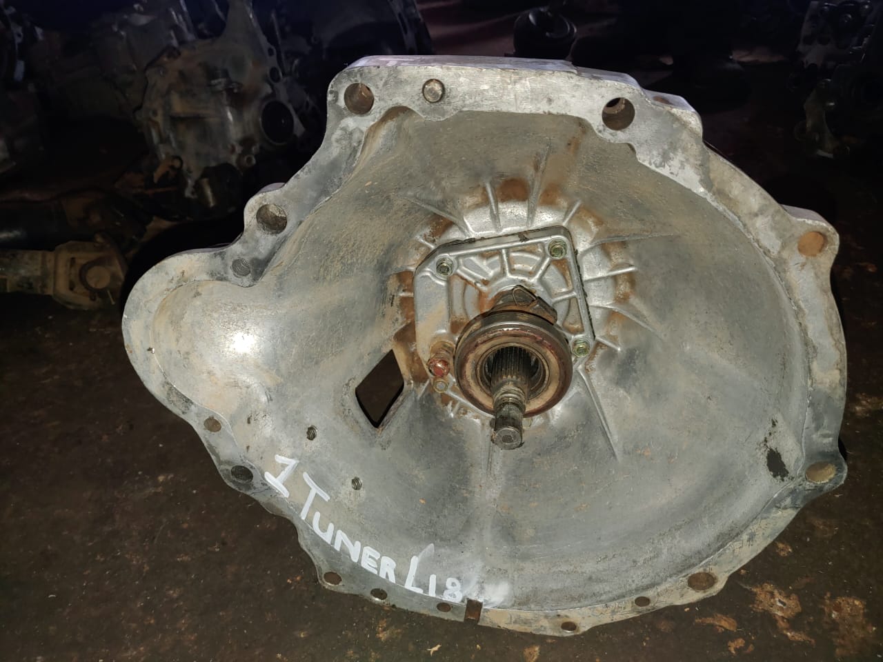NNissan 1 Tonner 5 Speed GEARBOX for L18 Engin for sale