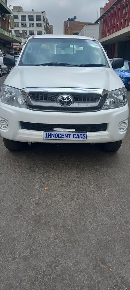 2008 TOYOTA HILUX 2.5D 4×4 MANUAL TRANSMISSION WHITE COLOUR DOUBLE CAB
