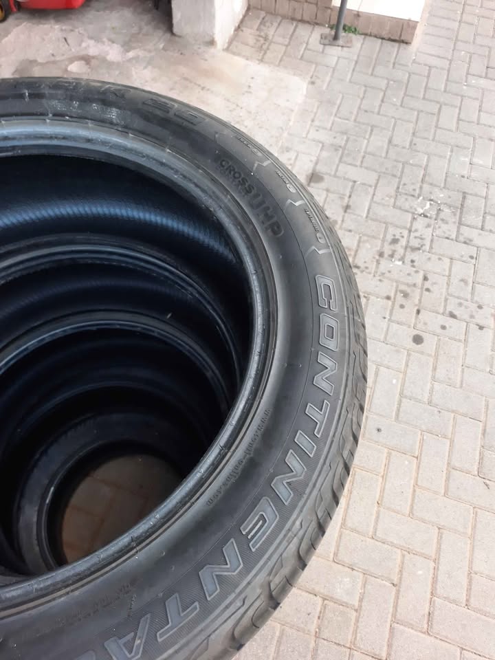 5x 20" 265/50 Tyres cross contact UHP  Continental - Private Seller