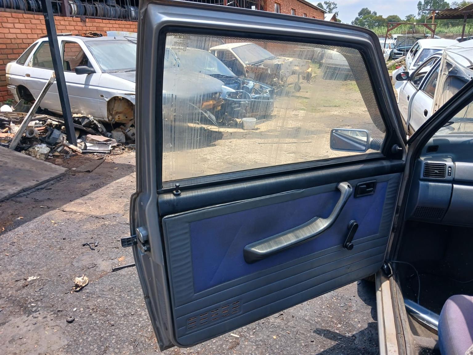 UNO 1100 BODY PARTS FOR SALE