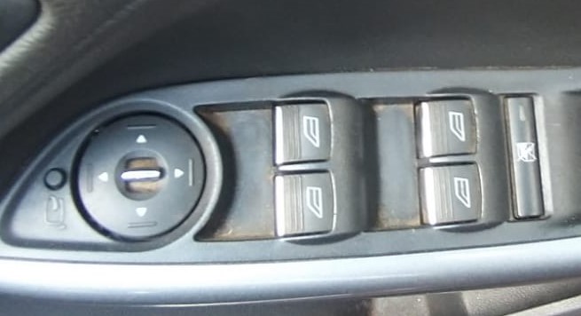 FORD FOCUS WINDOW SWITCH FOR SALE - Private Seller