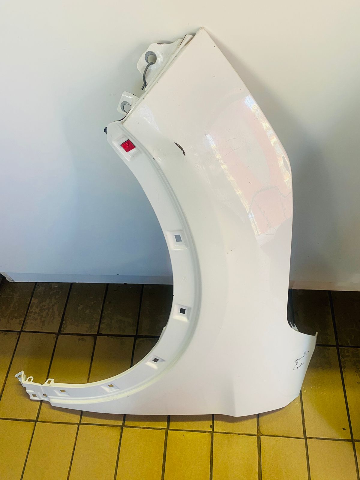2018 HYUNDAI CRETA WHITE FENDER LEFTSIDE AVAILABLE FOR SALE - Private Seller