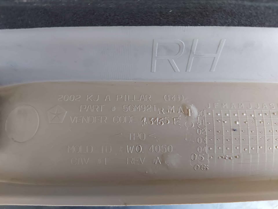 Used Jeep Cherokee KJ A-Pillar Grab Handle RH P/N 5GM92T