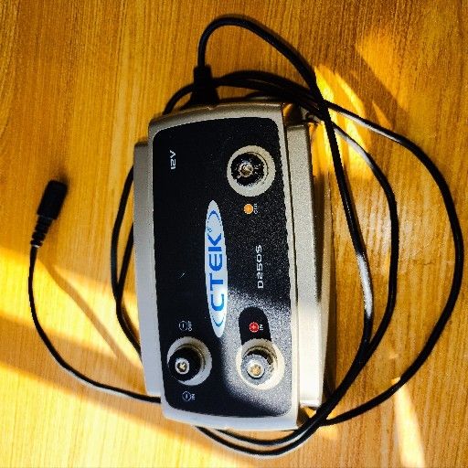 ctek D250s DC to Dc Car/Caravan /Trailer Battery Charger | Junk Mail