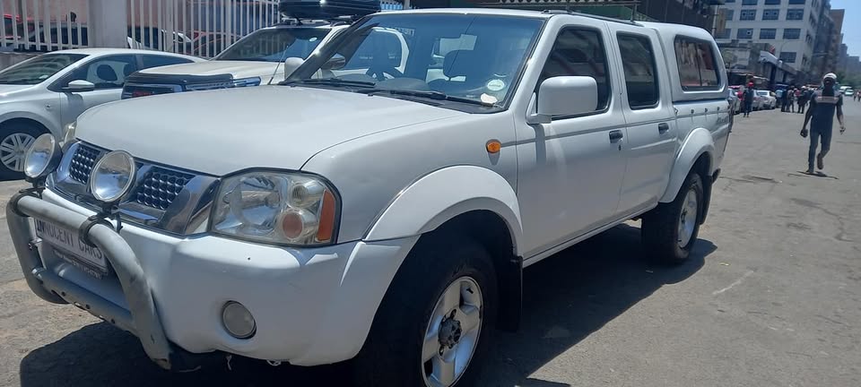 2006 NISSAN NP300 2.4 4X4 OFFROAD  PETROL, DOUBLE CAB, MANUAL