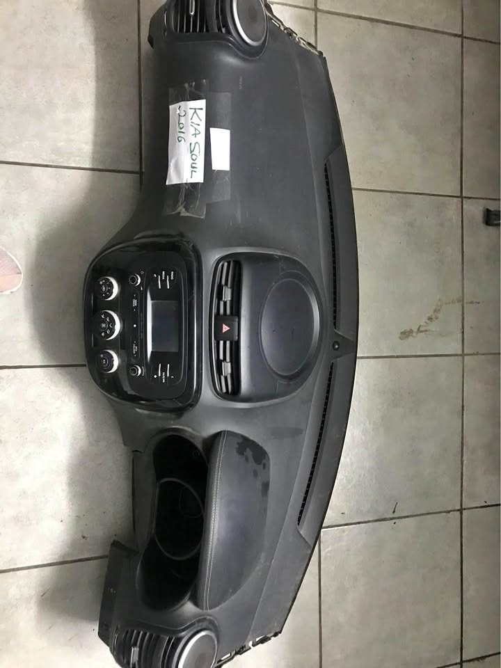 2013 Kia Soul dashboard for sale - Private Seller 2013 Kia Soul dashboard for sale - Private Seller