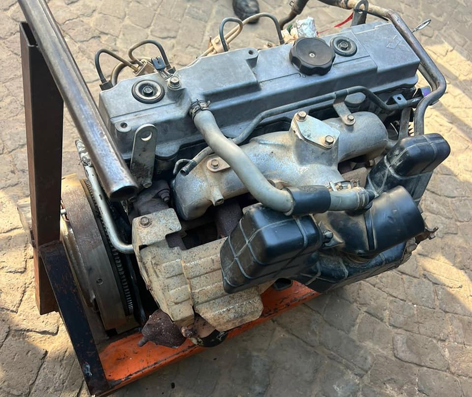 4M40 Non Turbo Mitsubishi Colt Engine For Sale Good Running Condition - Private Seller