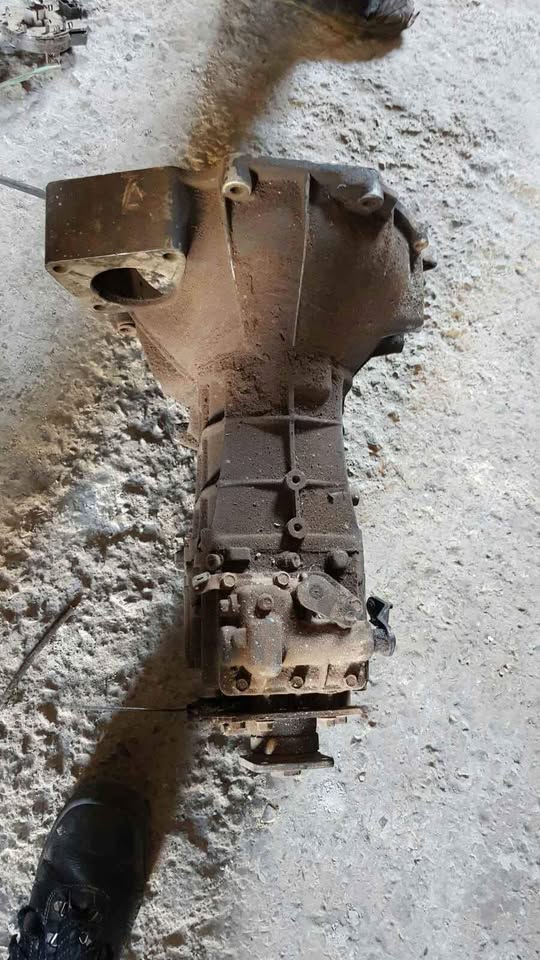 Kia k2.7 gearbox for sale - Private Seller Kia k2.7 gearbox for sale - Private Seller