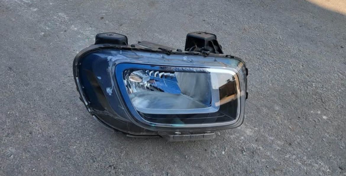 2018-2022 HYUNDAI VENUE RIGHT SIDE BOTTOM HEADLIGHT FOR SALE - Private Seller 2018-2022 HYUNDAI VENUE RIGHT SIDE BOTTOM HEADLIGHT FOR SALE - Private Seller